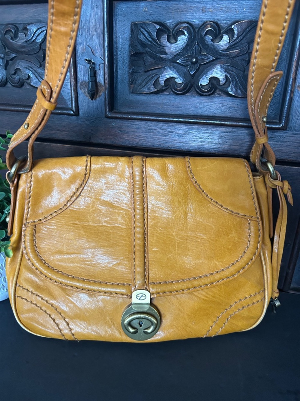 Francesco Biasia Mustard Leather Crossbody with Gold-Tone Turn Lock - Picture 5 of 17